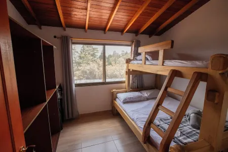 Spacious 5-bedroom villa in Guarne-15 min from airport Jose Maria Cordova Отели в г. Гуарне