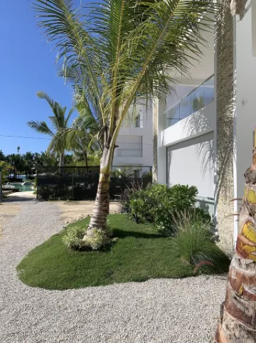 New Luxury Condo: Private Beach Club with Breathtaking Ocean View in Dominicus