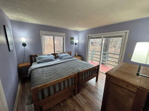 Walk to Wintergreen. Hot Tub. Hiking off Property. Cozy 4 BR home.