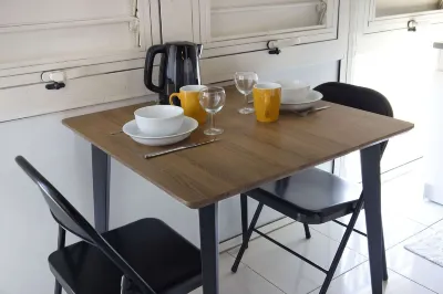 Airport Manini Lodge Studio 8 Hotels in 