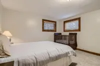 4 bedroom Luxury Mountain Chalet with private hot tub