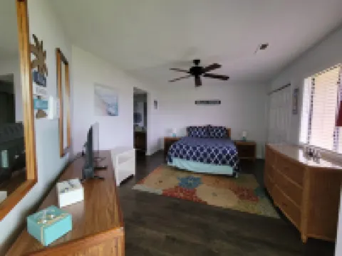 Rest & recharge, close to the beach! Spacious condo for a beach getaway!