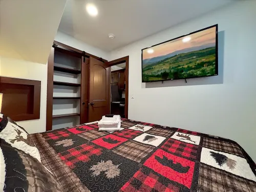 Brand New! Lake Chatuge Tiny Home in the Heart of Hiawassee