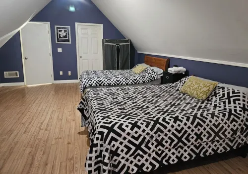 Spacious 4-bedroom house near Atlanta Airport with Private Pool Fire Pit & WiFi