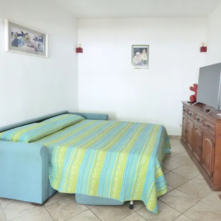 Casa Minu- cozy family home, street level and sea view-