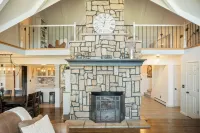 Pikes Peak Views • Sleeps 15 • Hot Tub • Wood Fireplace • 5 Acre Retreat