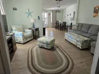 Fresh & Modern: Remodeled 2 Bedroom, 2 Bath in Florida!