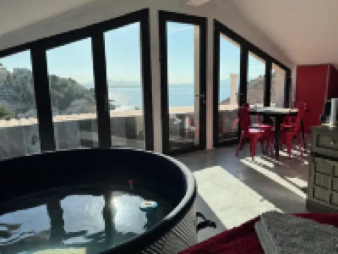 Love room with magnificent sea view Hotels in Le Rove