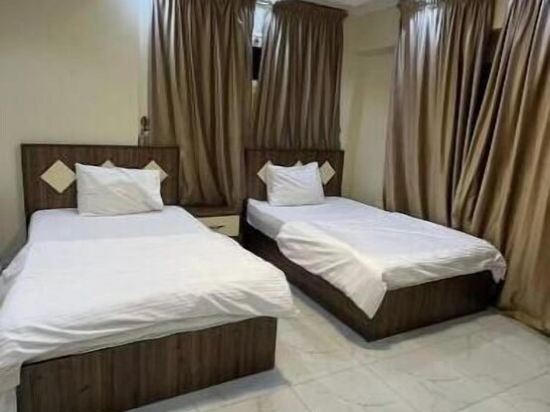 Apartment 3 rooms outside Compound