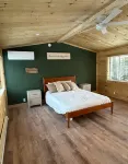 5 bed 4 bath in the Basin of Sebago Lake with 200 ft. of shared beach frontage Hotel a Windham