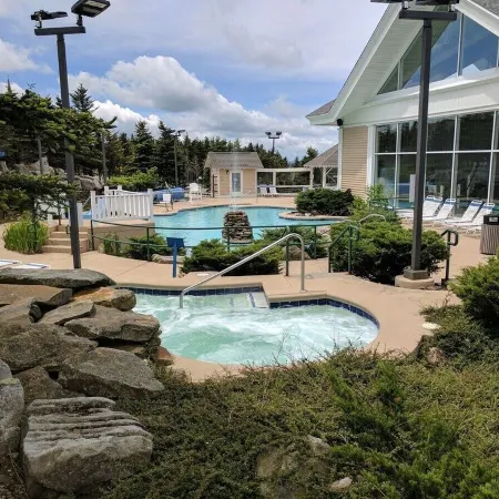 ML 304 2-bedroom, 2-bath, Ski In/Ski-Out Condo Sleeps 8