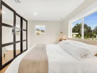 Charming Family Retreat in Miami: 10 Min from Miami International Airport Hotels in Westchester