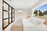 Charming Family Retreat in Miami: 10 Min from Miami International Airport