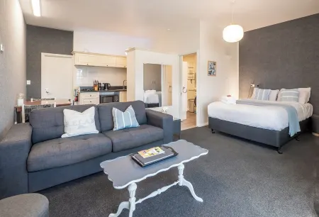 Mariri Heights Modern Studio Unit. Pet Friendly