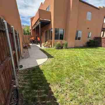 3-bedroom beautiful house in downtown Moab with AC, WiFi, amazing location. Hotel Exterior