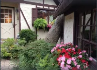 Carmel charmer!! Short, 10 min. walk to town center. Close to trail to Mission.