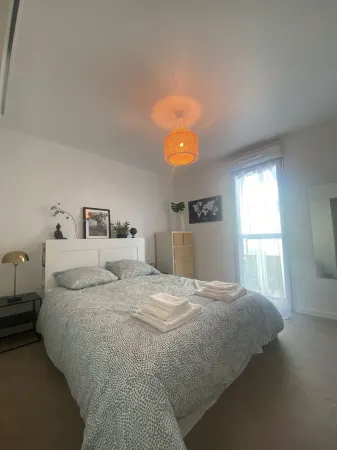 Appartement Cosy Avec Balcon Proche de la Défense