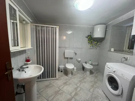 5 minutes from the sea