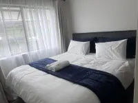 A cosy 2 bedroom apartment in  Dainfern. Caters for small family or couples