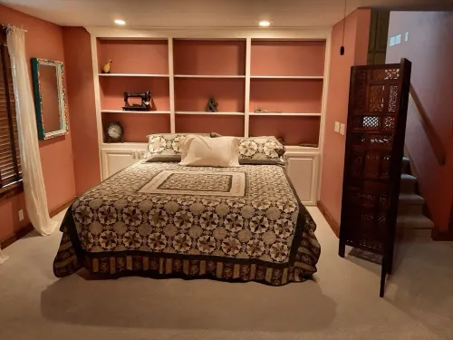 Charming 3-bedroom cabin with WiFi, AC in serene La Grange