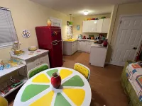 Retro 1-bedroom duplex in quiet Chapel Hill neighborhood