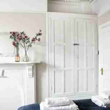 Classic 1 bedroom apartment Rooms