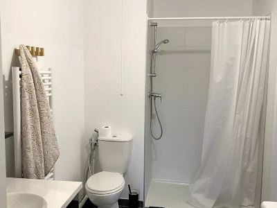 Appartement à 5 Minutes du Métro, Parking Sécurisé, Idéal Pour les Familles