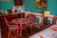 Hibiscus Hideaway – Superior Garden Room Hotels in Malgretoute