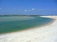Beach House King Bed Pet Friendly! Fast Wi-Fi Netflix Garage