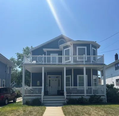 Relaxed and beachy  3 bedroom home just a short walk to the beach Hotels near Costa River Asbury Multi Services