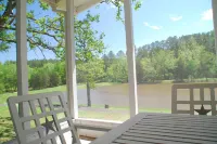 The lake house at peppermint springs farm 2 br sleeps 6-8