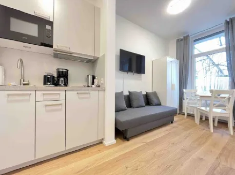 (AM1026) Smart apartment for fitters