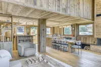 Beautiful new luxury chalet, jacuzzi