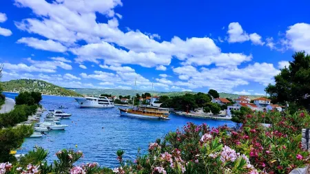 Apartman A4-suitable for couples or a small family, balcony with sea view Отели в г. Razanj