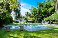 3 min from minitas beach and direct access to the golf camp...