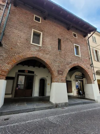 Alice Apartments - Heron, Spacious studio apartment in the historic center of Crescentino