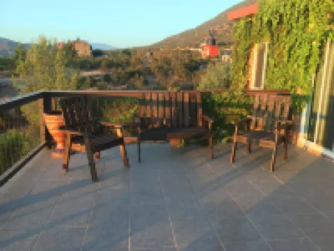 2 Cómodas habitaciones independientes con terraza y bonita vista al valle.