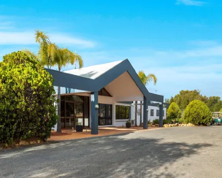 Comfort Inn & Suites Riverland Hotels in Barmera