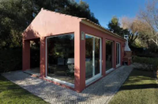 LUX Sesimbra Villa w/Breakfast • Pool •Tennis • BBQ • Lavish Gardens