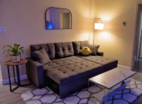 Modern home in heart of Alhambra-10 min from LA