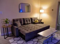 Modern home in heart of Alhambra-10 min from LA