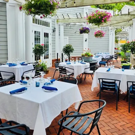 Inn on Main Hotel