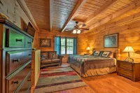 Trenton Cabin w/ Hot Tub - 14 Mi to Lookout Mtn! - 3-Star