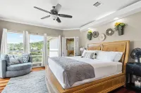 Lakefront Retreat/Boat Dock Lake Travis-Near Austin/UT and Lake Travis Football Các khách sạn gần Lake Travis