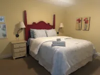 Grand Haven Cottages - 1 Bedroom Condo with Pool Hotels in Grand Haven
