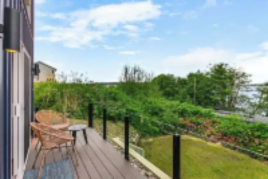 โควเลต ไฮด์อะเวย์