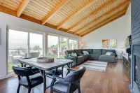 Chic Santa Paula Home w/ Mountain & City Views! Hotels near California Oil Museum