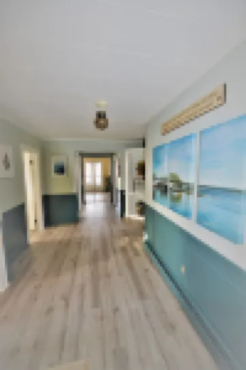 Secluded Chautauqua Lake House, private dock & beach, short stroll to town!