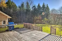 Private Home w/ Hot Tub Near Jay Peak Slopes - Wifi