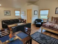 Bitterroot Paradise 1 BR Guesthouse